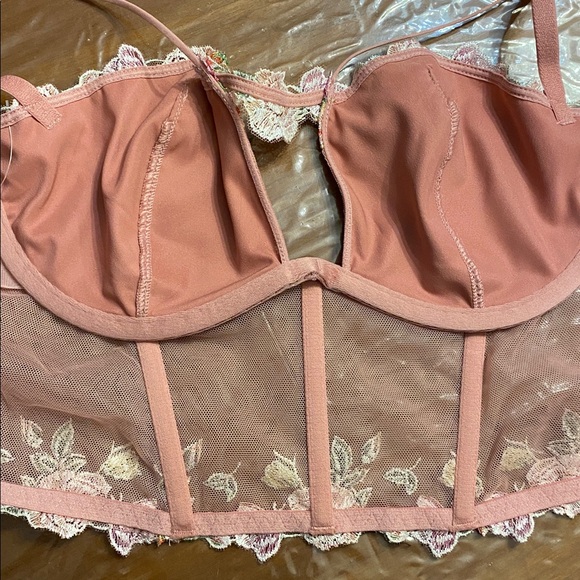 Victoria's Secret sexy Unlined Floral Embroidered corset size M - Picture 8 of 14
